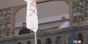 Zelensky dal Papa "Una pace giusta"