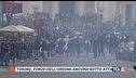 Ultrà e manifestazioni, agenti sotto attacco