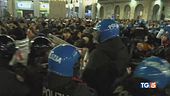 Scontri in piazza: fermare i violenti