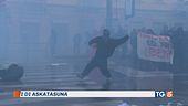 Violenze e guerriglia al corteo Askatasuna