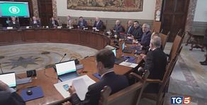 Dopo la manovra referendum e Kiev