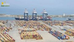 Noccioline e gamberi nascondevano coca