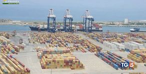 Noccioline e gamberi nascondevano coca