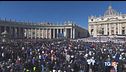 Folla di fedeli per Papa Francesco