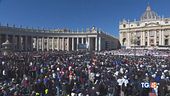 Folla di fedeli per Papa Francesco