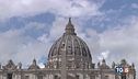 I fedeli a San Pietro, attesa per la fumata