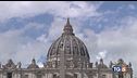 I fedeli a San Pietro, attesa per la fumata