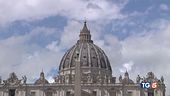 I fedeli a San Pietro, attesa per la fumata