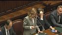 Meloni: "Con noi stabilità". È scontro in aula