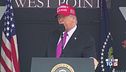 Trump difende i dazi e saluta i cadetti