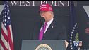 Trump difende i dazi e saluta i cadetti