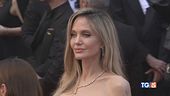 Angelina Jolie ne fa 50: cinema, amore, impegno