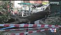 Cade albero a Venezia sfiorata la tragedia