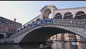 Ci mancavano solo i comitati No Bezos