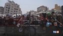 Pausa tattica, a Gaza primi camion di aiuti