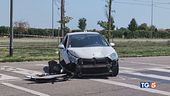 Uccisa da un'auto, caccia a 4 giovani