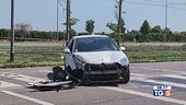 Uccisa da un'auto, caccia a 4 giovani