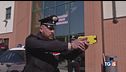Sul taser è polemica, Piantedosi lo difende