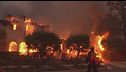 Los Angeles brucia, fuoco indomabile