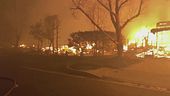 Los Angeles, il fuoco avanza e non si respira