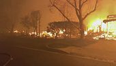 Los Angeles, il fuoco avanza e non si respira