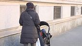 Muore a tre anni, indagata la mamma