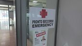 Botte ai medici e reparto distrutto