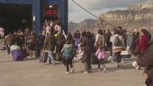 Fuga da Santorini, "Troppe scosse"