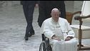 Il Papa "In lieve miglioramento"