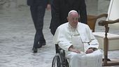 Il Papa "In lieve miglioramento"