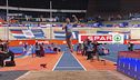 Larissa vola e batte mamma Fiona