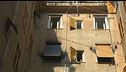 Incendia casa e muore, 4 feriti