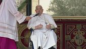 Il Papa a sorpresa in San Pietro