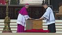 L'abbraccio dei quattrocentomila