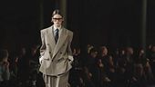 La donna ruba lo stile dandy