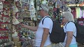 Stop "paccottiglia" a Venezia