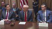 Trump all'attacco sui visti