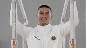 Cade dagli anelli, ginnasta in coma