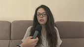 Partorisce e fa l'esame da prof