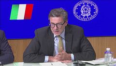 Manovra, meno tasse ai redditi medi