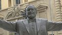 "Sfregio" alla statua di Pavarotti