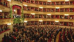 Prima della Scala, su il sipario