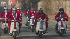 Torino "invasa" dai babbi Natale