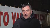 Sindaco dorme in tenda per protesta