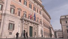 Manovra, attesa per la fiducia