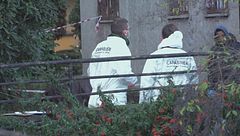 Morta in cortile, giallo a Milano