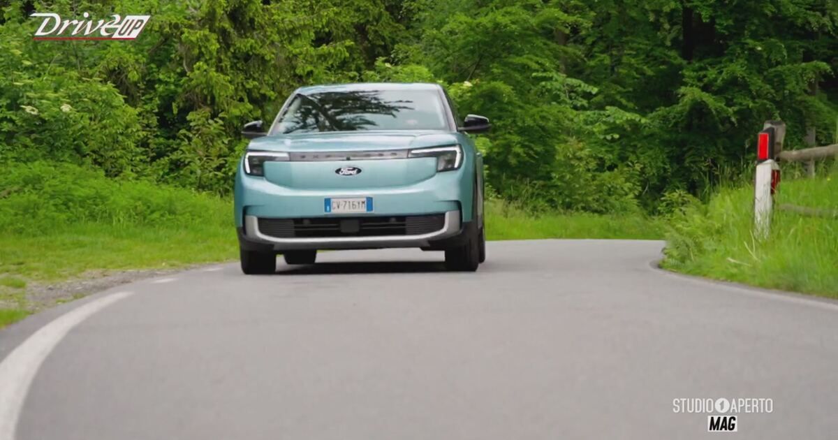 Studio Aperto MAG: A bordo di Ford Explorer, 100% elettrico Video ...