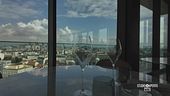Un ristorante che guarda Milano dall'alto
