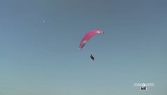 Lo spettacolo del parapendio