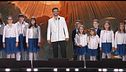 Piero Barone e il coro dei bambini in "Buongiorno a te"